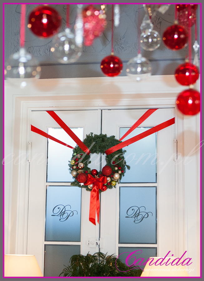 wianek bożonarodzeniowy, dekoracja świąteczna drzwi